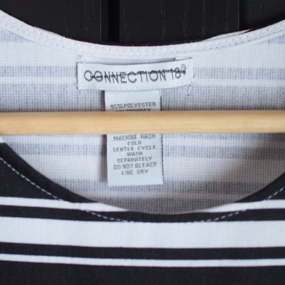 Connection 18 | Classic Black & White Stipe Dress - Picture 2 of 4